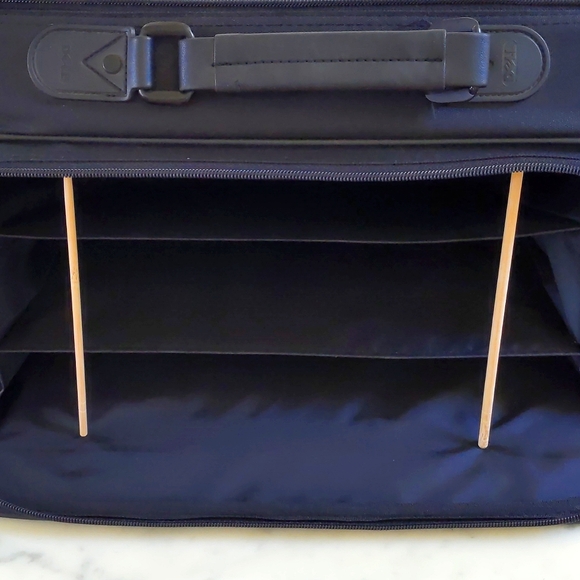 Dell Leather Trim/Handlers/Logo Multiple Layers Briefcase/Laptop Bag/Travel Bag. - Picture 11 of 12